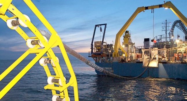 英国皇家财产局布局可再生能源输电网