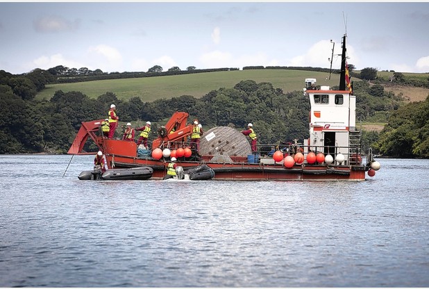 跨法尔河电缆敷设促英国超高速光纤宽带网