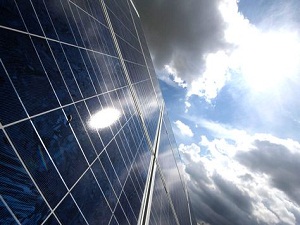 迪拜机场与迪拜水电局拟合建太阳能阵列项目