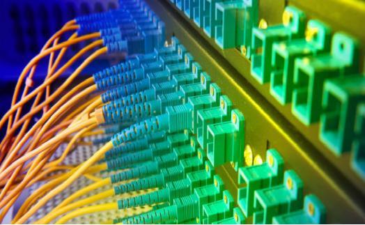 光纤电缆数据传输距离和转化率进一步提升