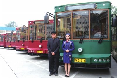 银隆3款纯电动公交车亮相北京新能源汽车展-国