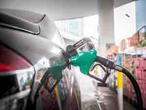 成品油价五连跌 中石油逆市上涨2.96%