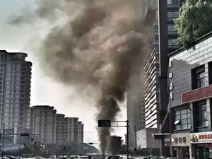 杭州天然气管道泄漏 喷出20层楼高浓烟