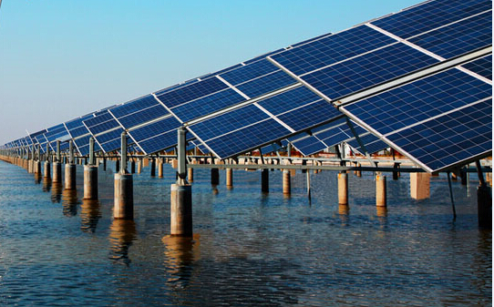 常州100兆瓦渔光一体光伏电站并网发电