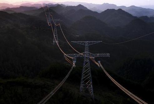 灵绍特高压直流线路工程陕西段顺利完成铁塔组