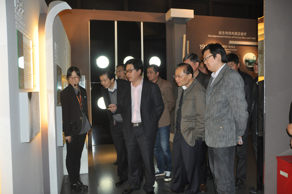 宜兴市电化教育馆领导莅临远东考察交流