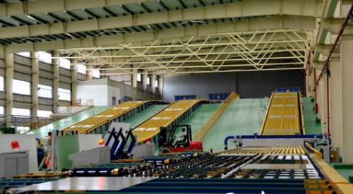 国内首条全氧燃烧超白高透光伏玻璃生产线投运