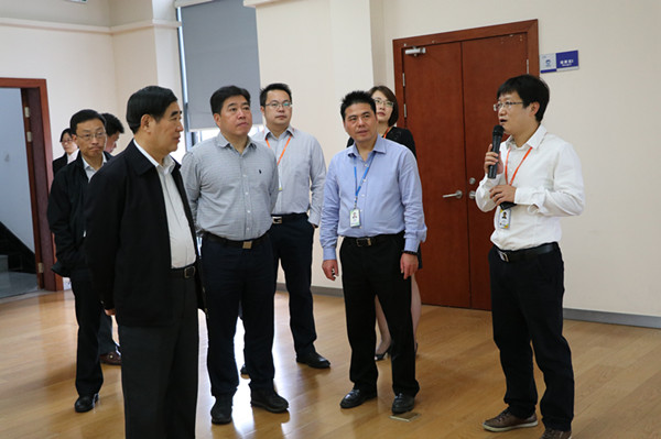 来访领导一行参观远东买卖宝网络科技有限公司 来访领导一行参观远东买卖宝网络科技有限公司