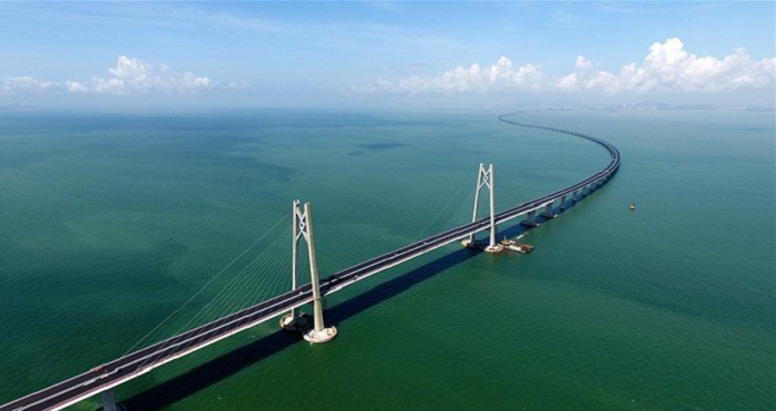 全球最长跨海大桥人工岛将建电动汽车充电站