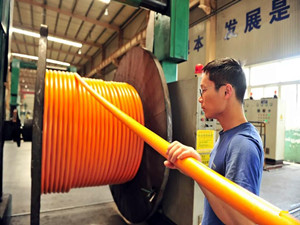 特变电工新型飞机用中频卷筒充电电缆实现了首单突破 特变电工新型飞机用中频卷筒充电电缆实现了首单突破