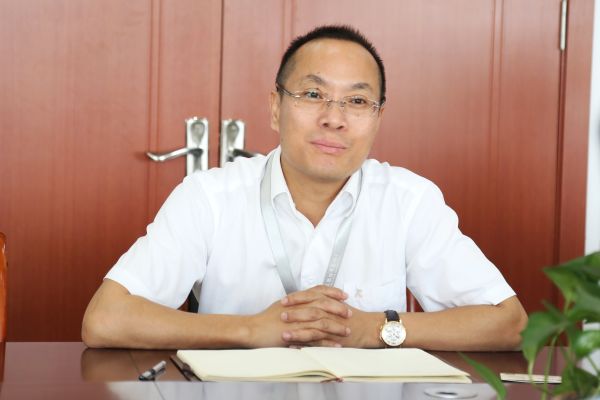 张乃民在会上发言 张乃民在会上发言