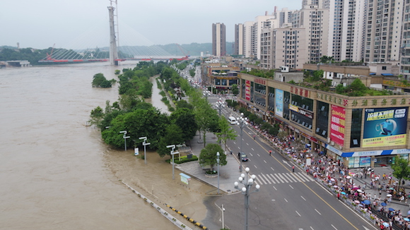 洪水过境重庆市潼南区滨江路莲花大桥 洪水过境重庆市潼南区滨江路莲花大桥