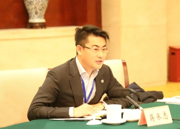 蒋承志在座谈会上发言 蒋承志在座谈会上发言