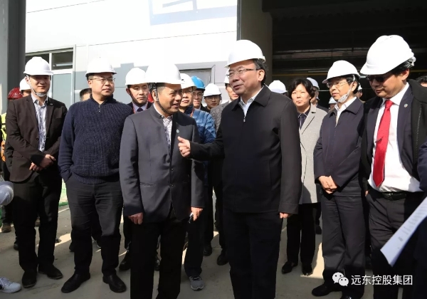 蒋锡培向李小敏书记等领导介绍福斯特江苏 蒋锡培向李小敏书记等领导介绍福斯特江苏