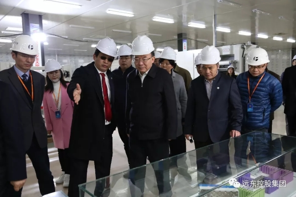 吴松坚向来访领导介绍项目和产品建设情况 吴松坚向来访领导介绍项目和产品建设情况