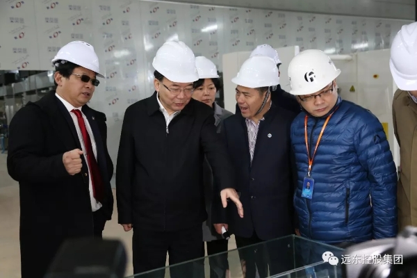 吴松坚向来访领导介绍项目和产品建设情况 吴松坚向来访领导介绍项目和产品建设情况