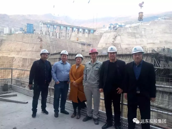 远东电缆技术研发服务团队在白鹤滩水电站内部现场考察 远东电缆技术研发服务团队在白鹤滩水电站内部现场考察