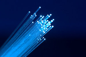 中国电信启动光纤集采 5G建设潮产业细分机遇浮现 中国电信启动光纤集采 5G建设潮产业细分机遇浮现