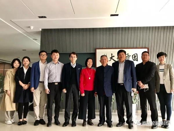 与茅理翔董事长合影 与茅理翔董事长合影