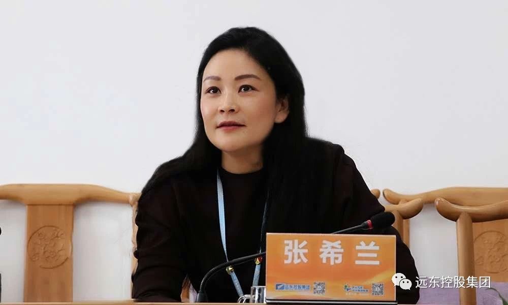 张希兰在座谈会上发言 张希兰在座谈会上发言