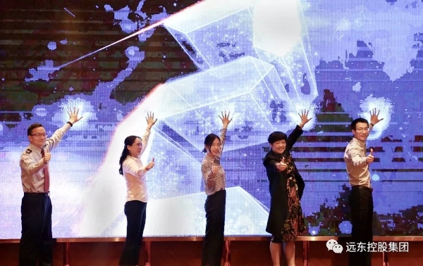五家联盟单位共同点亮“千企红帆”党建联盟标识 五家联盟单位共同点亮“千企红帆”党建联盟标识