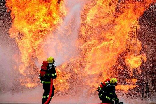 电线老化 纽约布鲁克林八大道火灾频发 电线老化 纽约布鲁克林八大道火灾频发