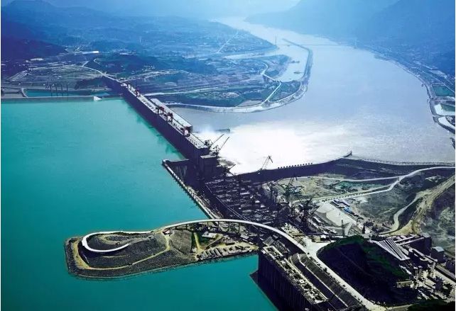 长江干流四座梯级水电站今年首次全开运行 长江干流四座梯级水电站今年首次全开运行