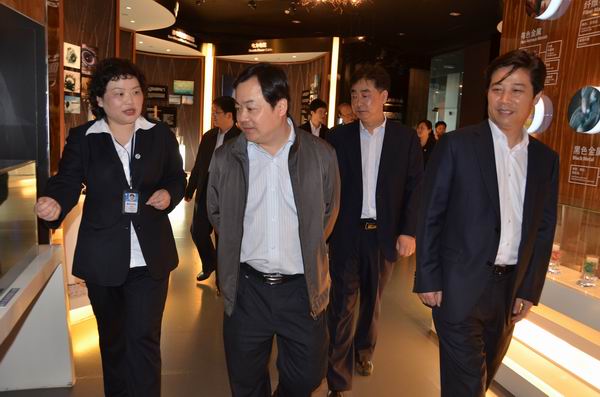 无锡工商局领导一行莅临远东参观指导